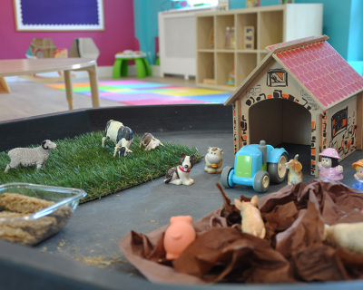 toddler-farm-learning-tray